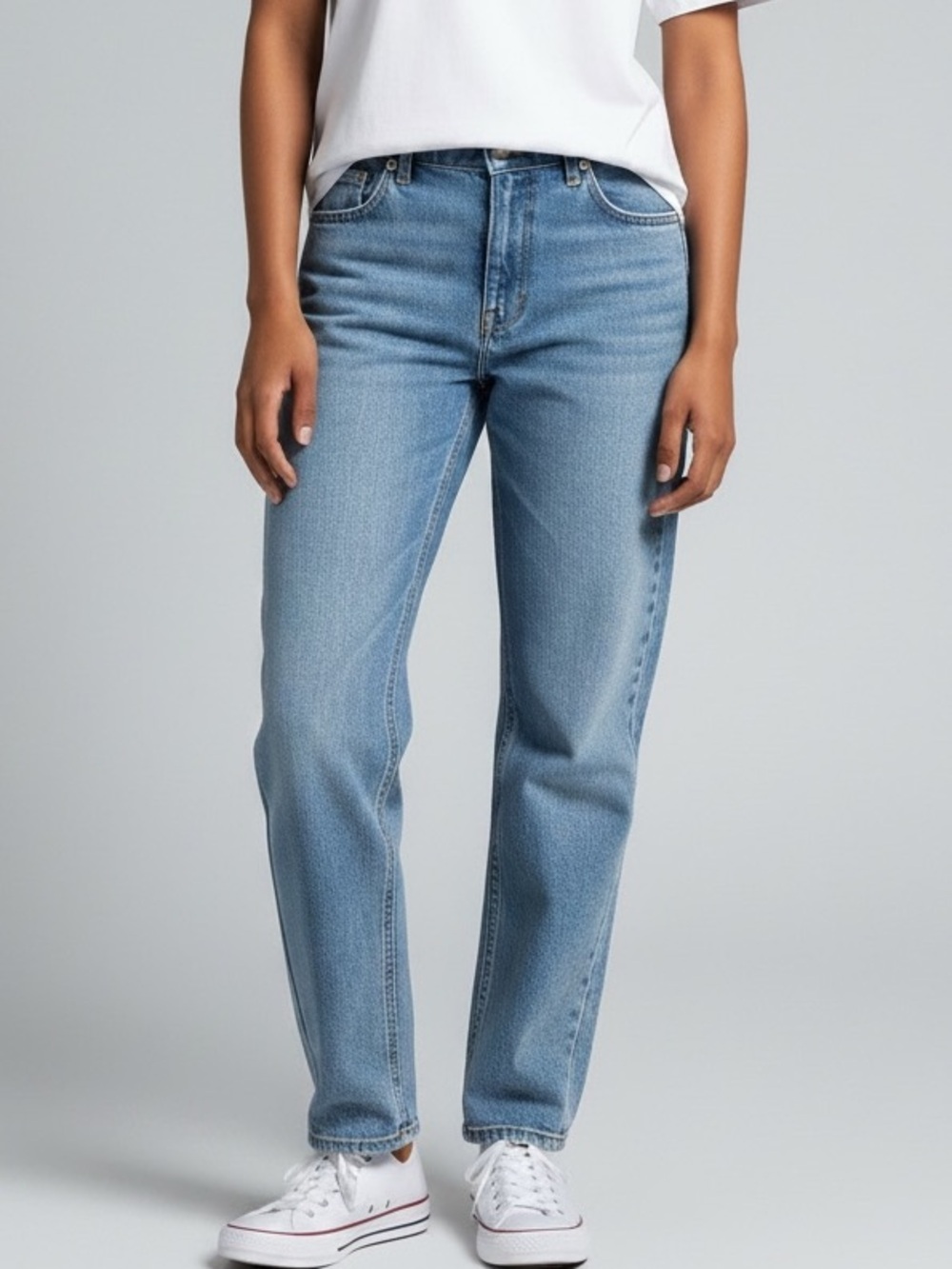 LEVIS Women’s 501 Light Wash Straight Leg Jeans Size 28 / 28 mid wash denim